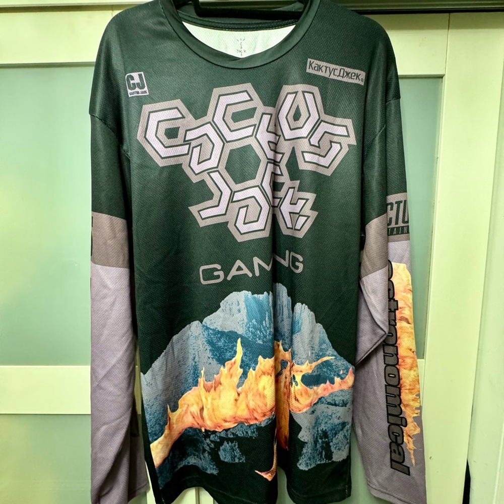 Travis Scott The Scotts Cj Gaming I L/ S Jersey
Black/Multi
Men's XL